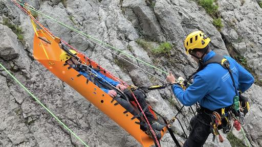 Weiterbildungskurs Rettungen im geneigtem Gelände und Entlastungen, AZ Meiringen title image